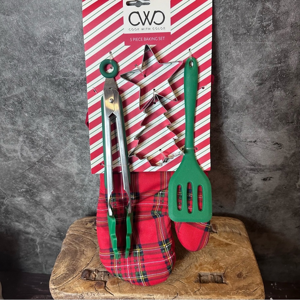 CWC Cook With Color Happy Holidays 5pc Baking Set